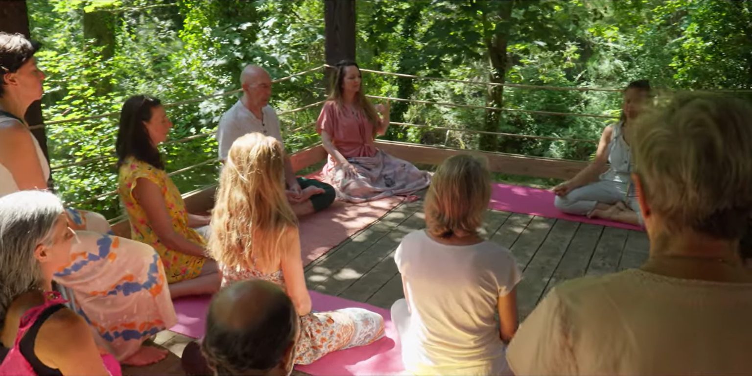 Séance de Yoga de la Voix sous les arbres